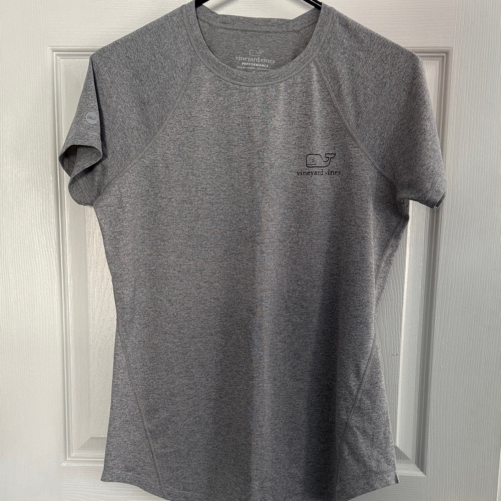 Vineyard Vines Women's Heather Gray Performance Short Sleeve Tee
